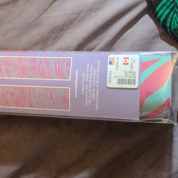 Animal Print Locker Wallpaper Claire's NWT Peel and Stick Wallpaper 8.5" x 40" - Picture 6 of 14